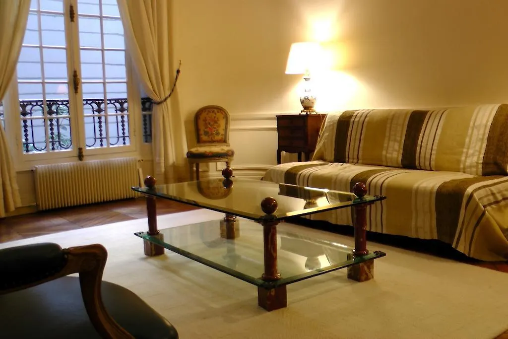 Living In - Palais Bourbon Appartement
